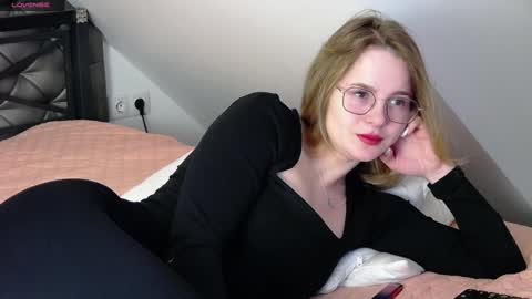 Snapshot of cindywood chatting on 12/11/24, 06:04 Cindy online show from 12/11/24, 06:04