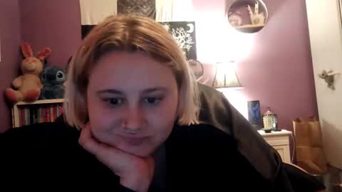 Snapshot of cinnaburwood chatting on 12/09/24, 07:50 Cinna online show from 12/09/24, 07:50