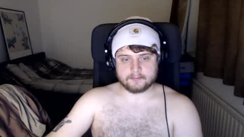 Snapshot of cinnamonbunzsz chatting on 12/18/24, 04:39 cinnamon online show from 12/18/24, 04:39