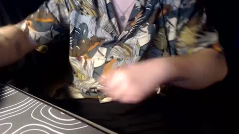 Snapshot of cinnamonbunzsz chatting on 12/30/24, 01:04 cinnamon online show from 12/30/24, 01:04