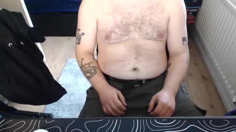 Snapshot of cinnamonbunzsz chatting on 01/07/25, 10:43 cinnamon online show from 01/07/25, 10:43