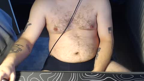 Snapshot of cinnamonbunzsz chatting on 02/10/25, 11:04 cinnamon online show from 02/10/25, 11:04