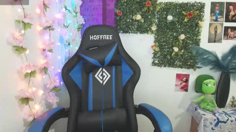 Snapshot of cinthiacarter chatting on 10/27/25, 02:21 CinthiaCarter online show from 10/27/25, 02:21