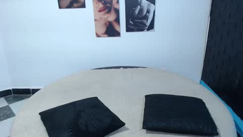 Cinthya online show from 10/23/25, 06:06