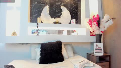 Cinthya  online show from 09/29/25, 12:10