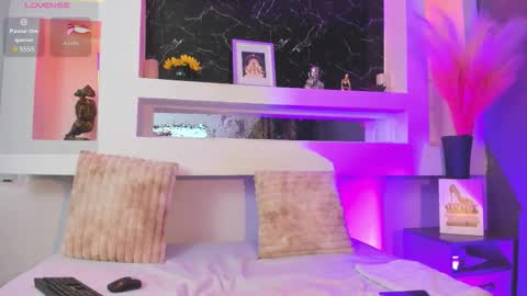 Cinthya  online show from 03/23/26, 12:42