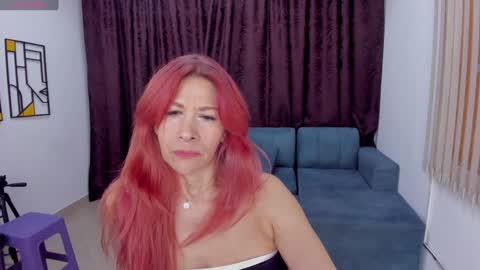 Snapshot of cintiagreyx chatting on 01/15/25, 11:32  CINTIA  online show from 01/15/25, 11:32