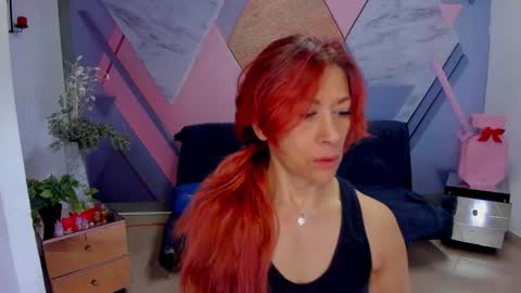 Snapshot of cintiagreyx chatting on 01/19/25, 11:34  CINTIA  online show from 01/19/25, 11:34