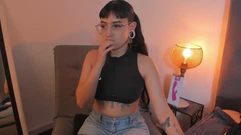 Snapshot of cintya_kors chatting on 02/04/25, 10:13 Cintya online show from 02/04/25, 10:13
