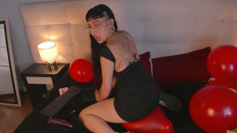 Snapshot of cintya_kors chatting on 02/24/25, 10:03 Cintya online show from 02/24/25, 10:03