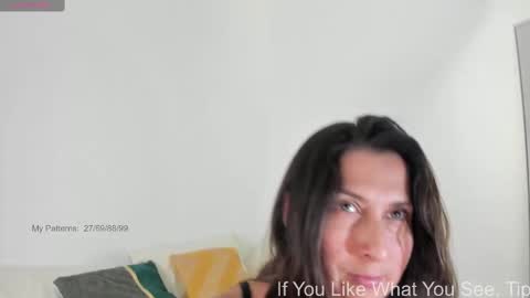 Snapshot of circejuno1 chatting on 10/05/25, 08:51 Carol online show from 10/05/25, 08:51