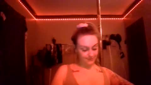Snapshot of citygirlsup1 chatting on 05/17/26, 07:06 katiiya online show from 05/17/26, 07:06