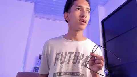 cj_davis1 online show from 11/19/25, 12:16