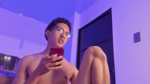 cj_davis1 online show from 11/29/25, 04:15