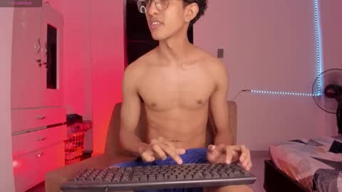 cj_davis1 online show from 01/19/26, 12:36