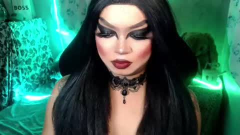 Snapshot of cj_parker69 chatting on 07/18/26, 06:01 QUEEN CESS online show from 07/18/26, 06:01