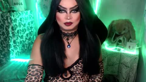 Snapshot of cj_parker69 chatting on 07/22/26, 06:32 QUEEN CESS online show from 07/22/26, 06:32