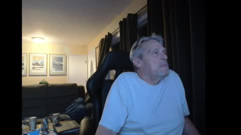 Snapshot of cjscout chatting on 12/14/24, 08:34 cjscout online show from 12/14/24, 08:34