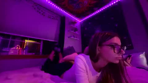 clairewalkerrr online show from 10/21/25, 05:41