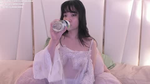 Snapshot of clara_chan chatting on 10/10/25, 04:00 IG online show from 10/10/25, 04:00