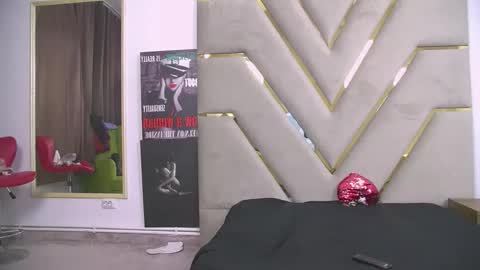 Snapshot of clara_jason chatting on 10/28/25, 09:06 Mistress Clara online show from 10/28/25, 09:06