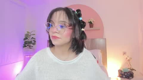 C L A R A online show from 04/15/26, 03:24