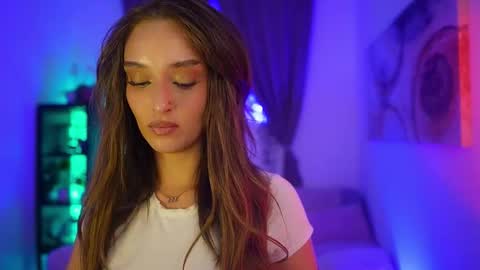 Clara smile online show from 11/01/25, 07:49