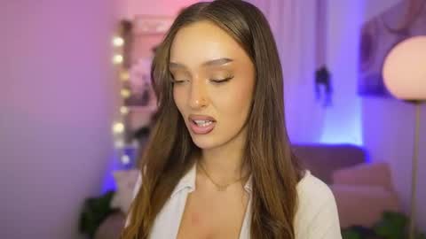 Clara smile online show from 01/15/26, 08:01