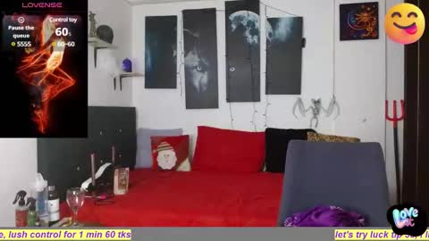 clara_xuee online show from 12/17/24, 10:22