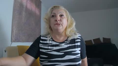 Snapshot of clarabbw77 chatting on 05/17/26, 11:28 Clara online show from 05/17/26, 11:28