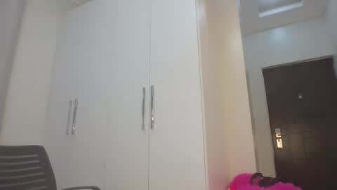 Snapshot of clarah11 chatting on 12/19/25, 07:21 clara11 online show from 12/19/25, 07:21