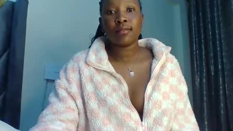 Snapshot of clarah11 chatting on 02/25/26, 02:10 clara11 online show from 02/25/26, 02:10