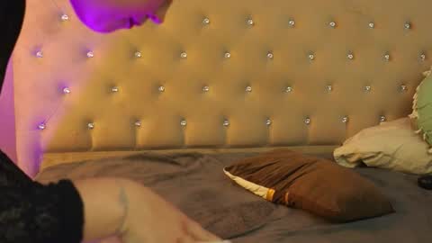 Clara online show from 01/08/26, 08:16