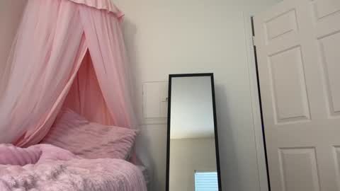 Clara online show from 04/22/26, 10:22