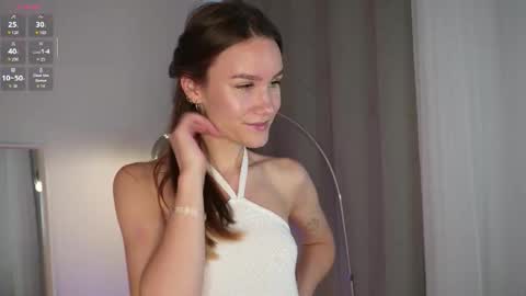 Claire online show from 10/08/25, 01:53