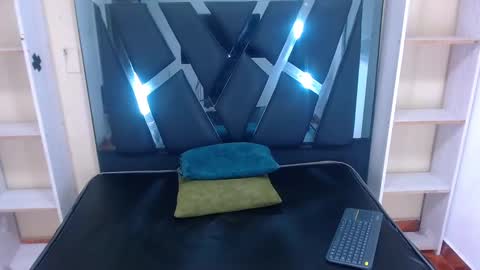 Snapshot of clarense_bill chatting on 11/01/25, 01:02 Clarense online show from 11/01/25, 01:02