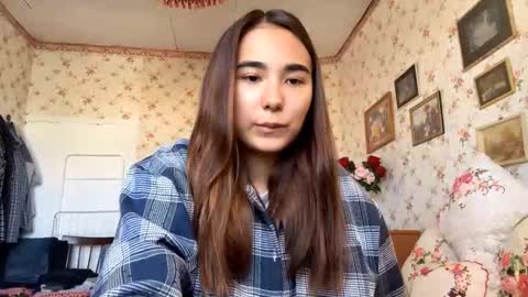 Snapshot of claribelatienza chatting on 09/18/25, 07:21 Yuna online show from 09/18/25, 07:21