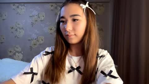 Snapshot of claribelatienza chatting on 10/05/25, 12:58 Yuna online show from 10/05/25, 12:58