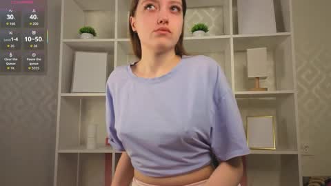 Lora online show from 04/22/26, 01:19