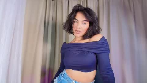 Snapshot of claricerose chatting on 12/17/25, 12:49 clarise online show from 12/17/25, 12:49