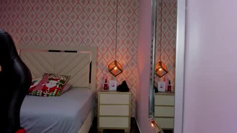 Snapshot of clarise_hall chatting on 01/03/25, 07:18 C L A R I S E online show from 01/03/25, 07:18