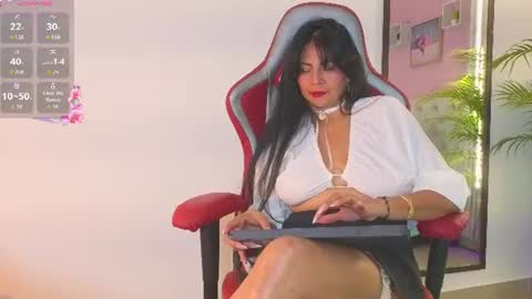 Snapshot of clariss_brown chatting on 06/17/26, 07:59 clariss_brown online show from 06/17/26, 07:59