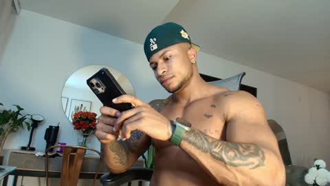 Snapshot of clark_strong chatting on 01/12/25, 10:12 clark_strong online show from 01/12/25, 10:12
