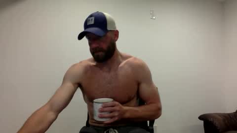 Snapshot of clarkecock chatting on 06/05/26, 11:38 Clarke Cock online show from 06/05/26, 11:38