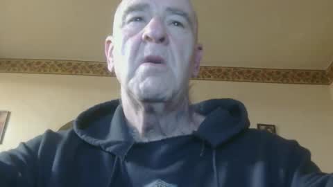 Snapshot of classic_rock_and_oldies chatting on 05/13/26, 09:28 Pizza online show from 05/13/26, 09:28