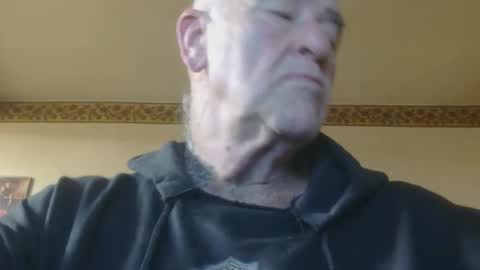 Snapshot of classic_rock_and_oldies chatting on 05/14/26, 09:16 Pizza online show from 05/14/26, 09:16