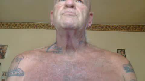 Snapshot of classic_rock_and_oldies chatting on 06/25/26, 11:20 Pizza online show from 06/25/26, 11:20
