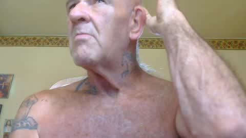 Snapshot of classic_rock_and_oldies chatting on 07/06/26, 10:12 Pizza online show from 07/06/26, 10:12