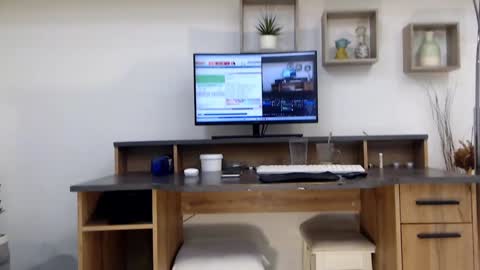 Snapshot of classy_medeeea chatting on 12/23/24, 06:33 Deea xxx online show from 12/23/24, 06:33