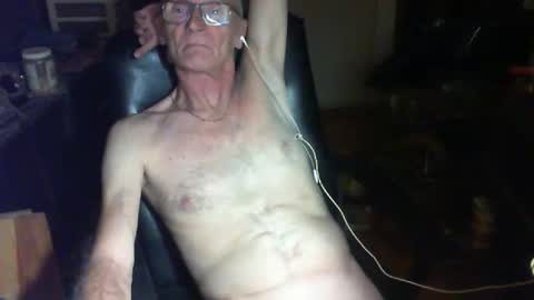 Snapshot of claudeg2525 chatting on 10/04/25, 01:58 claudeg2525 online show from 10/04/25, 01:58